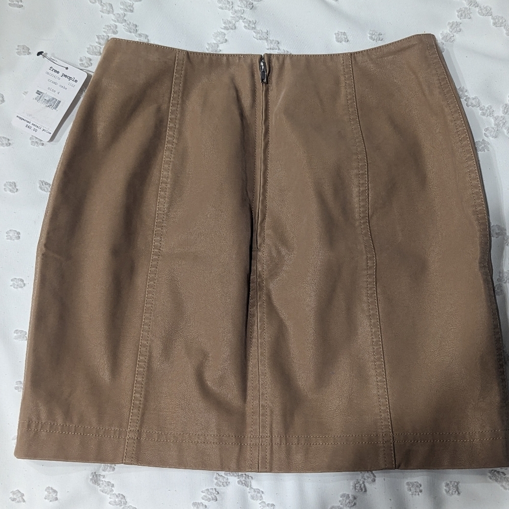 Free People Brown (Crumb Cake) Faux Suede Mini Skirt Sz 4 - Picture 10 of 11